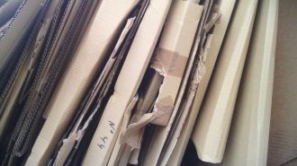 Firmado el nuevo convenio para regular el precio del papel y cartón reciclado en Cataluña