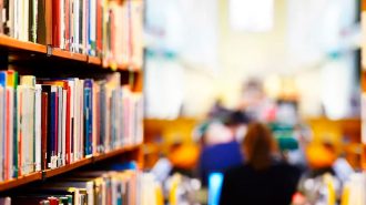 El papel se consolida como el soporte preferido para la lectura: el 45,7% de los españoles prefiere los libros en papel